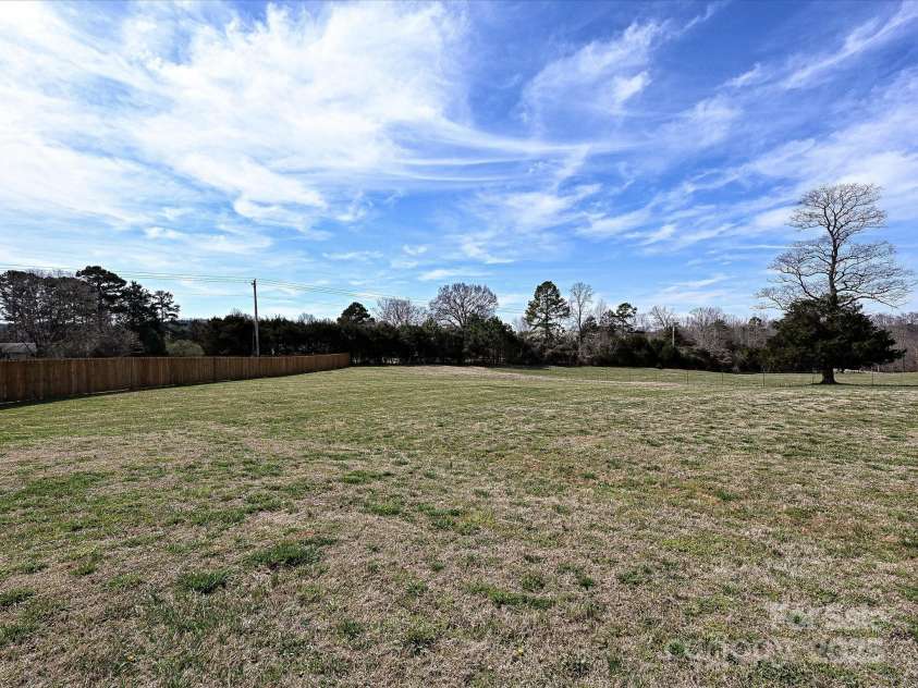 479 Daniel Drive, Lexington, NC 27295.  MLS# CAR4245849, YatesRealty ID 13938. 