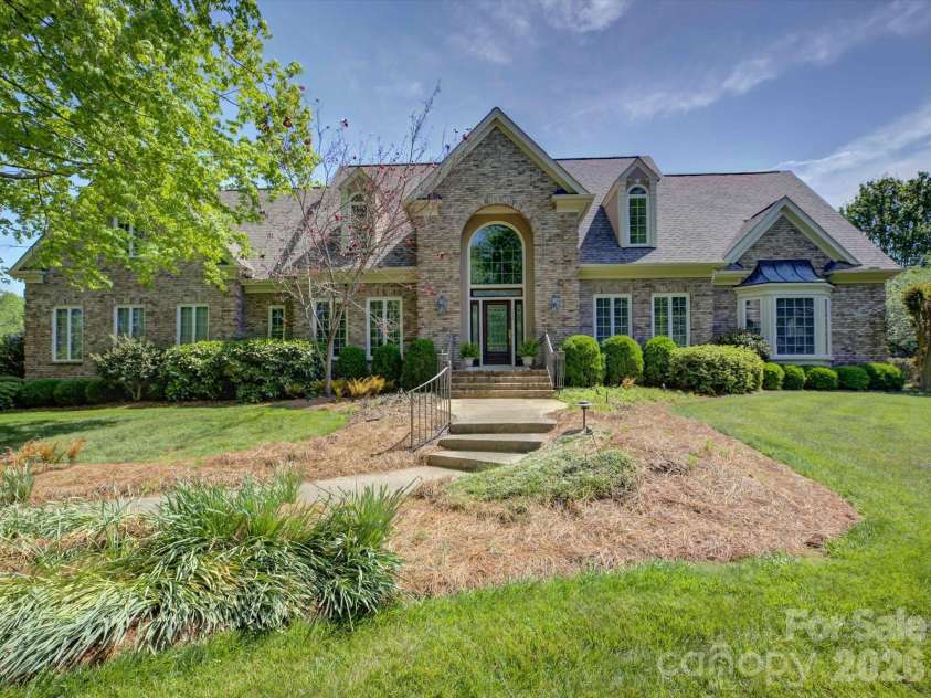 2980 Robinwood Road, Gastonia, NC 28054.  MLS# CAR4367984, YatesRealty ID 13939. 