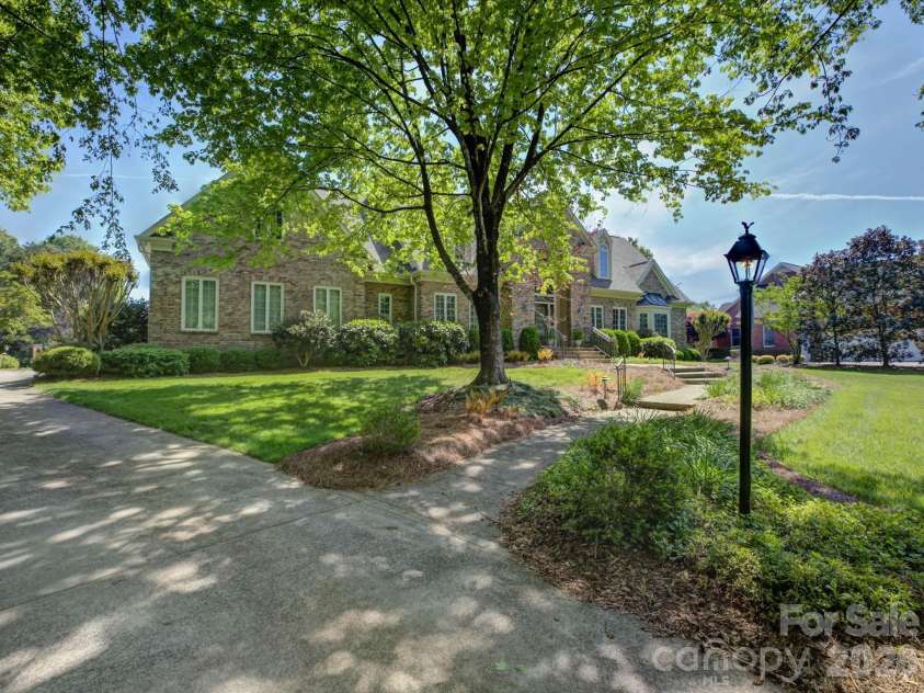 2980 Robinwood Road, Gastonia, NC 28054.  MLS# CAR4367984, YatesRealty ID 13939. 