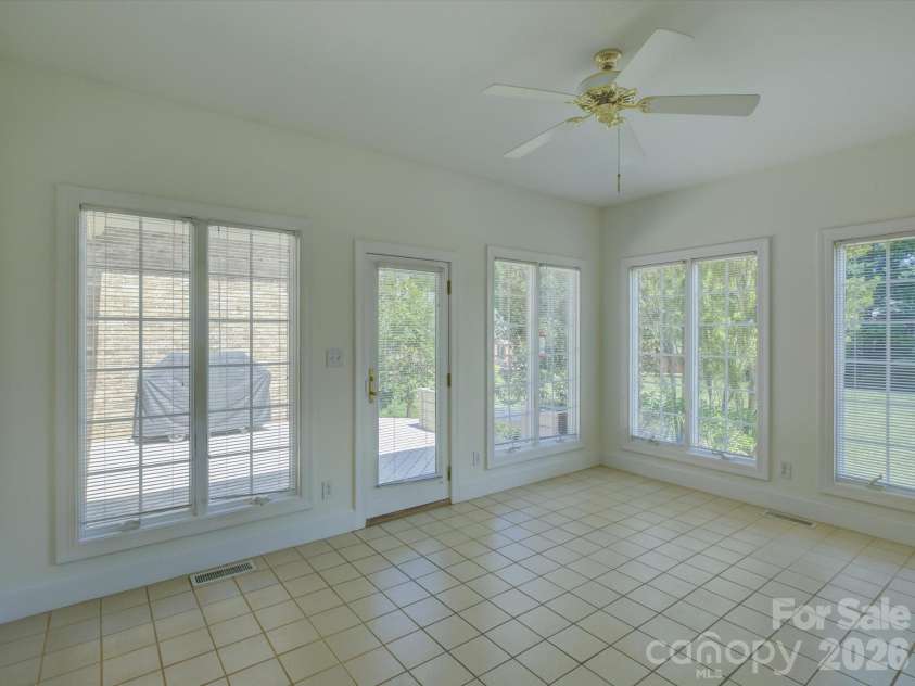 2980 Robinwood Road, Gastonia, NC 28054.  MLS# CAR4367984, YatesRealty ID 13939. 