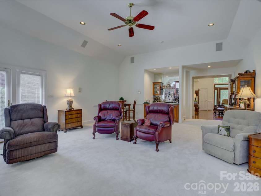 2980 Robinwood Road, Gastonia, NC 28054.  MLS# CAR4367984, YatesRealty ID 13939. 