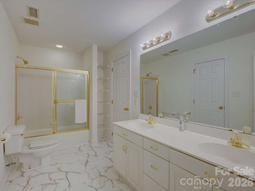 2980 Robinwood Road, Gastonia, NC 28054.  MLS# CAR4367984, YatesRealty ID 13939. 