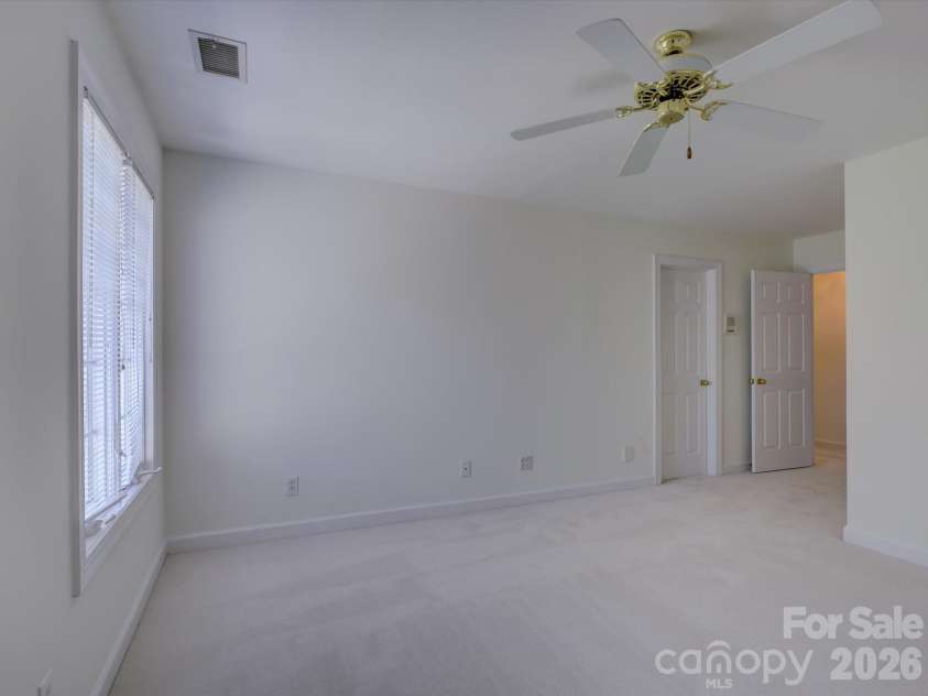 2980 Robinwood Road, Gastonia, NC 28054.  MLS# CAR4367984, YatesRealty ID 13939. 