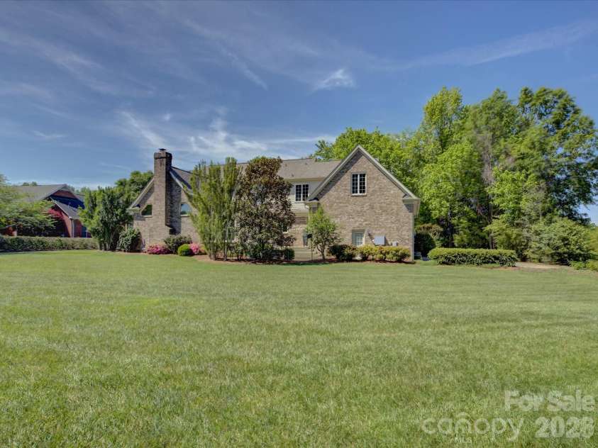 2980 Robinwood Road, Gastonia, NC 28054.  MLS# CAR4367984, YatesRealty ID 13939. 