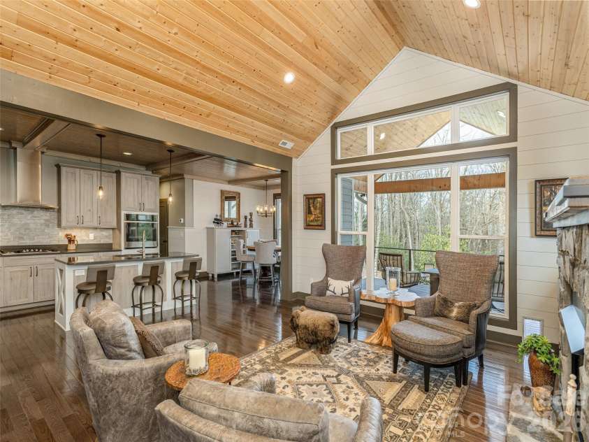 3753 Laurel Park Highway, Laurel Park, NC 28739.  MLS# CAR4358113, YatesRealty ID 13942. 