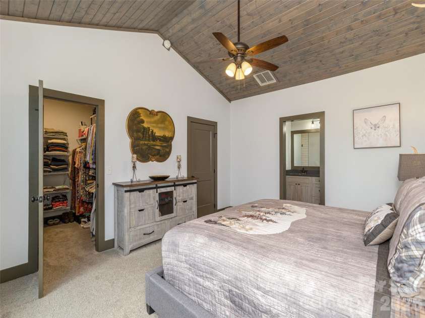 3753 Laurel Park Highway, Laurel Park, NC 28739.  MLS# CAR4358113, YatesRealty ID 13942. 