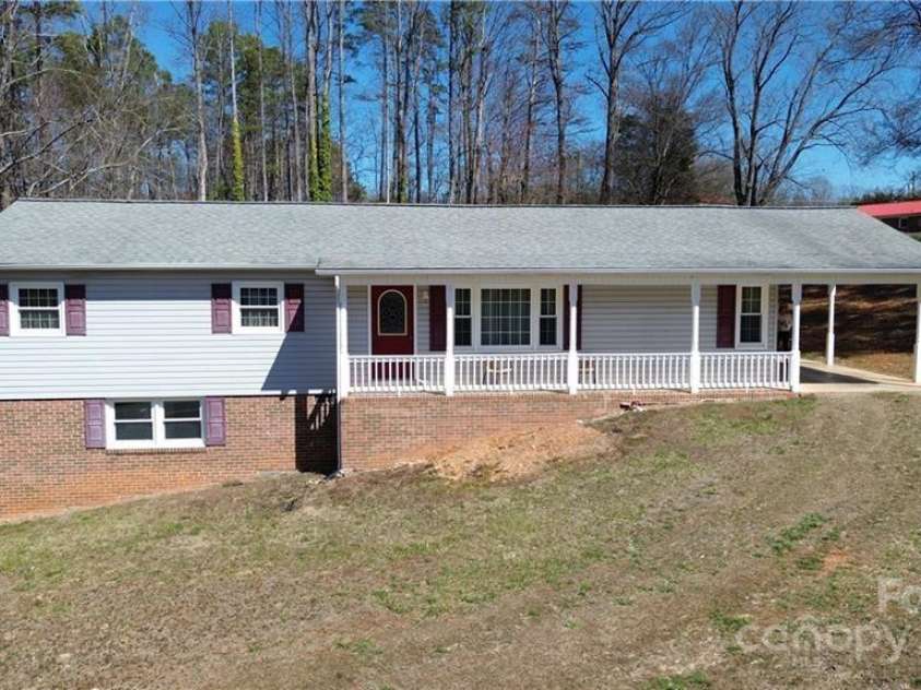 112 Timberlake Trail, Elkin, NC 28621.  MLS# CAR4243956, YatesRealty ID 13943. 