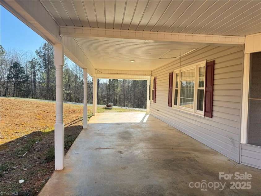 112 Timberlake Trail, Elkin, NC 28621.  MLS# CAR4243956, YatesRealty ID 13943. 