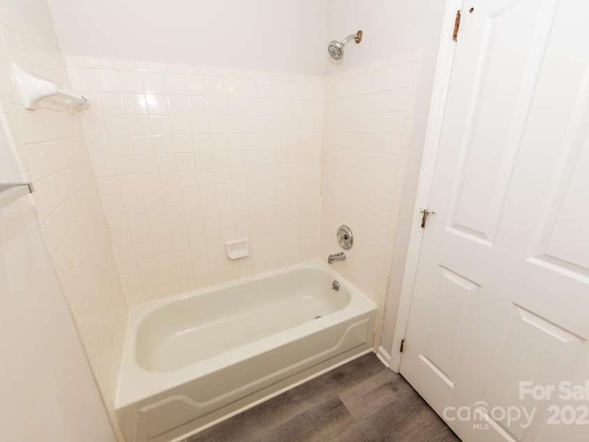 7330 Rose Terrace Court, Charlotte, NC 28215.  MLS# CAR4288319, YatesRealty ID 13944. 