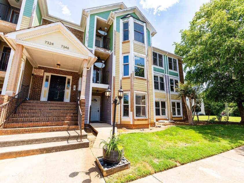 7330 Rose Terrace Court, Charlotte, NC 28215.  MLS# CAR4288319, YatesRealty ID 13944. 