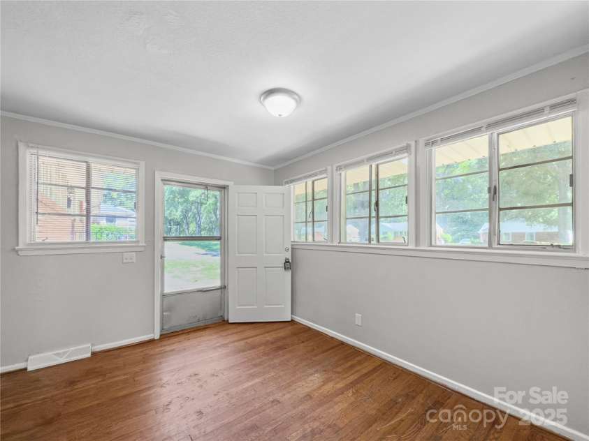 3109 Marlborough Road, Charlotte, NC 28208.  MLS# CAR4299311, YatesRealty ID 13945. 