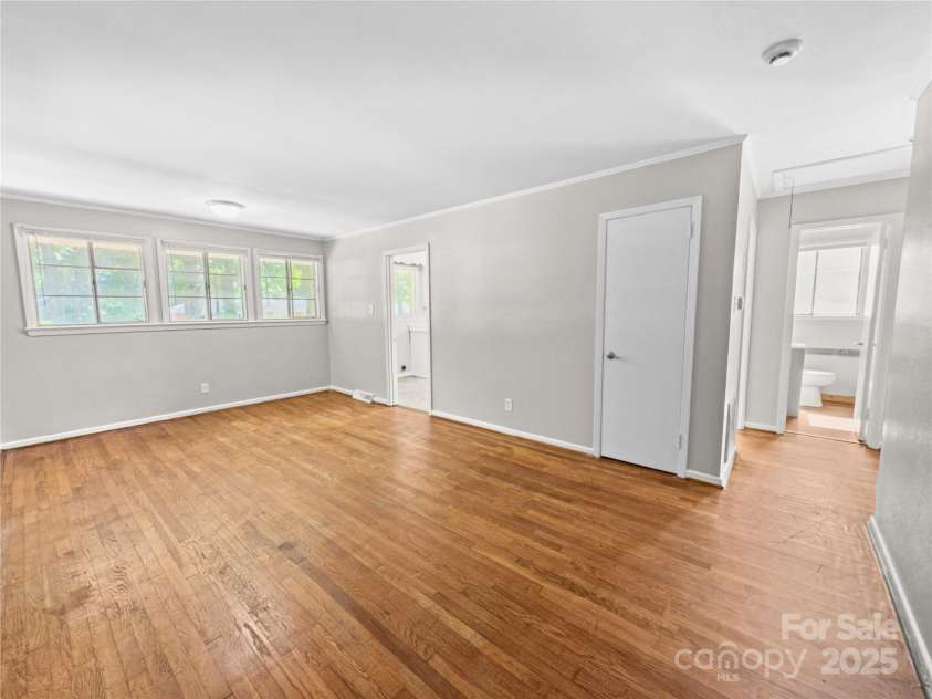 3109 Marlborough Road, Charlotte, NC 28208.  MLS# CAR4299311, YatesRealty ID 13945. 