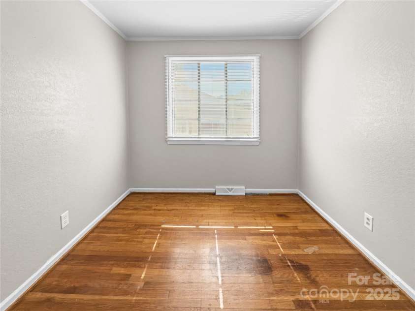 3109 Marlborough Road, Charlotte, NC 28208.  MLS# CAR4299311, YatesRealty ID 13945. 