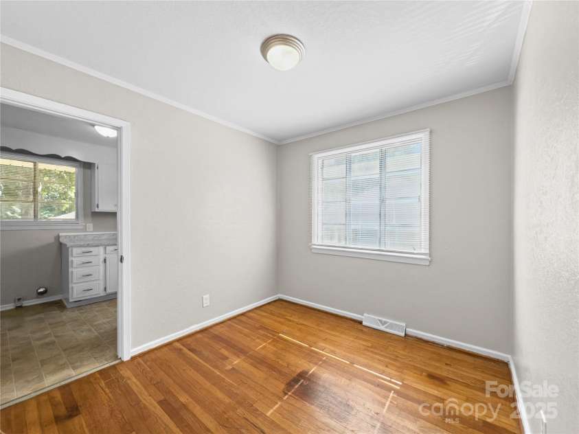 3109 Marlborough Road, Charlotte, NC 28208.  MLS# CAR4299311, YatesRealty ID 13945. 