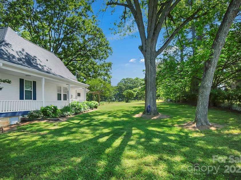 108 Stockton Street, Shelby, NC 28150.  MLS# CAR4256542, YatesRealty ID 13946. 