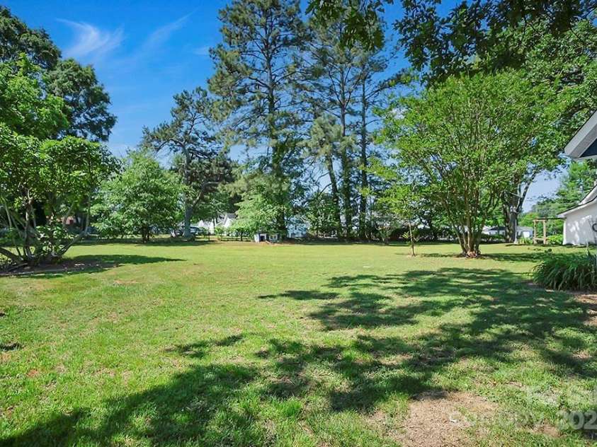 108 Stockton Street, Shelby, NC 28150.  MLS# CAR4256542, YatesRealty ID 13946. 