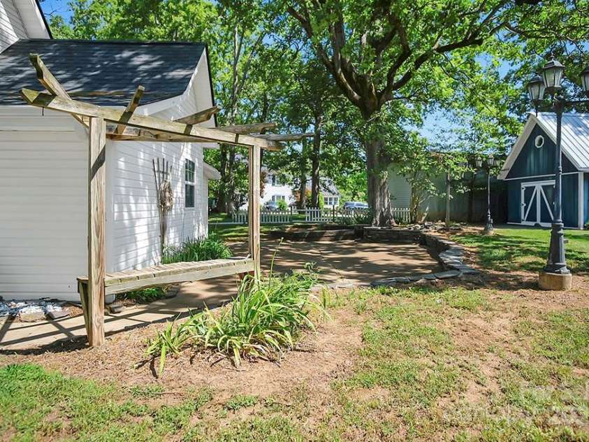 108 Stockton Street, Shelby, NC 28150.  MLS# CAR4256542, YatesRealty ID 13946. 