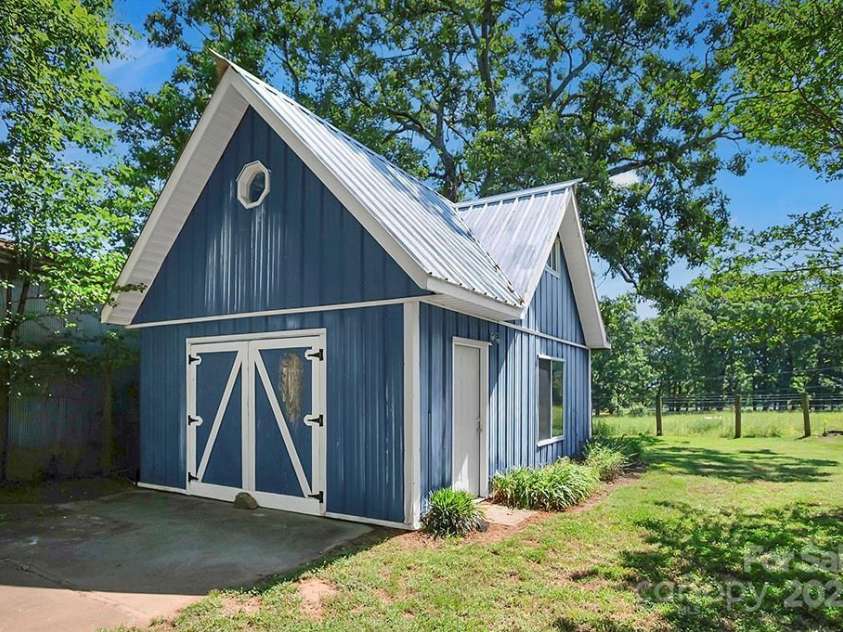 108 Stockton Street, Shelby, NC 28150.  MLS# CAR4256542, YatesRealty ID 13946. 