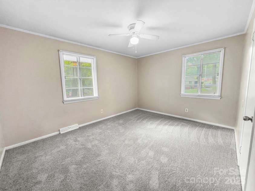 3014 Marlborough Road, Charlotte, NC 28208.  MLS# CAR4306622, YatesRealty ID 13946. 