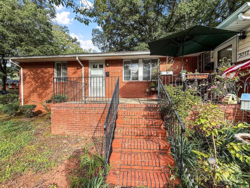 3014 Marlborough Road, Charlotte, NC 28208.  MLS# CAR4306622, YatesRealty ID 13946. 