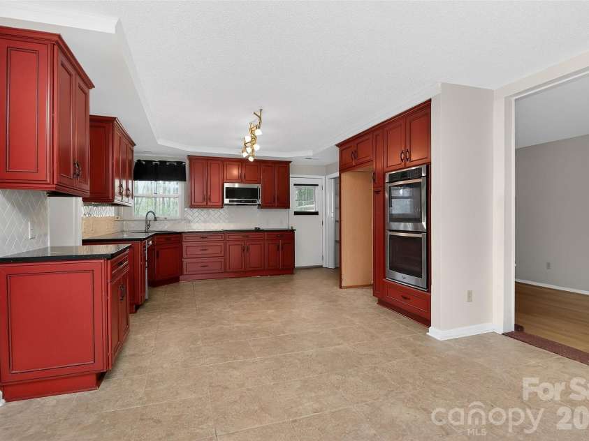 9516 Westmoreland Road, Cornelius, NC 28031.  MLS# CAR4359572, YatesRealty ID 13947. 