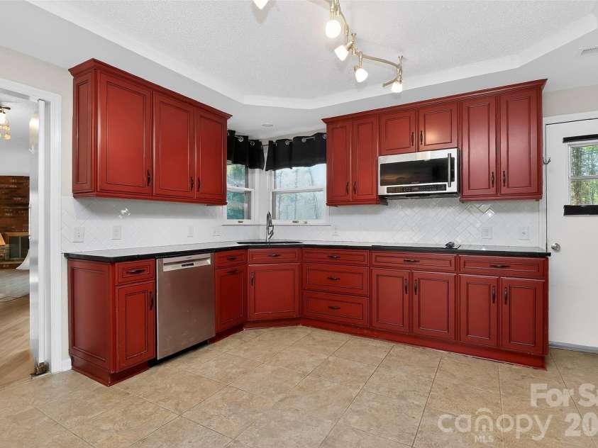 9516 Westmoreland Road, Cornelius, NC 28031.  MLS# CAR4359572, YatesRealty ID 13947. 