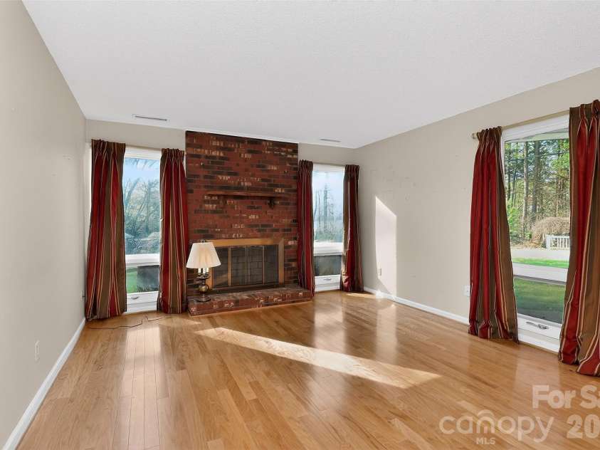 9516 Westmoreland Road, Cornelius, NC 28031.  MLS# CAR4359572, YatesRealty ID 13947. 