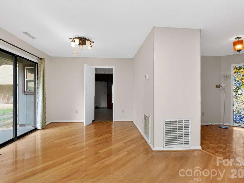 9516 Westmoreland Road, Cornelius, NC 28031.  MLS# CAR4359572, YatesRealty ID 13947. 