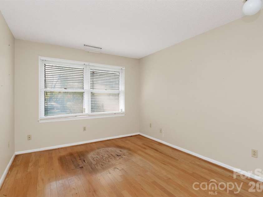 9516 Westmoreland Road, Cornelius, NC 28031.  MLS# CAR4359572, YatesRealty ID 13947. 