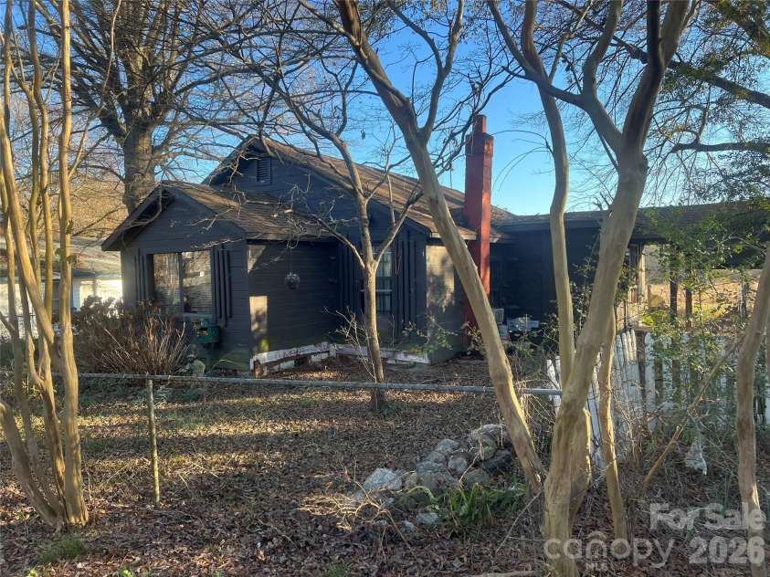 3217 Howe Dairy Road, Gastonia, NC 28056.  MLS# CAR4362411, YatesRealty ID 13948. 