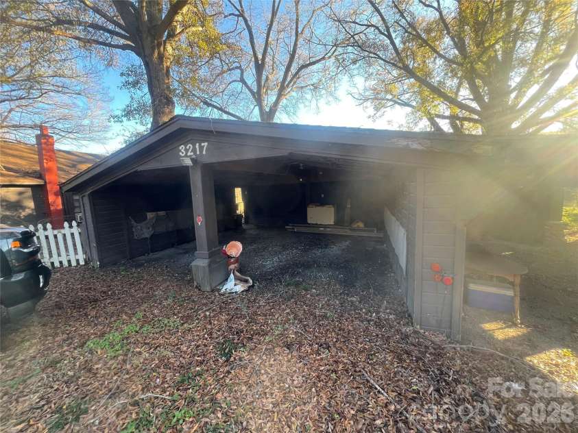 3217 Howe Dairy Road, Gastonia, NC 28056.  MLS# CAR4362411, YatesRealty ID 13948. 