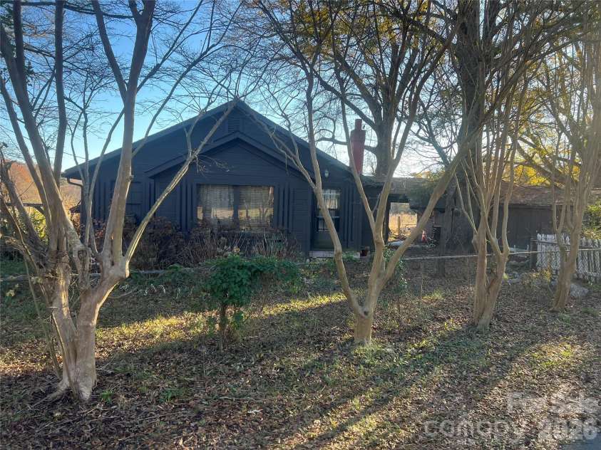 3217 Howe Dairy Road, Gastonia, NC 28056.  MLS# CAR4362411, YatesRealty ID 13948. 