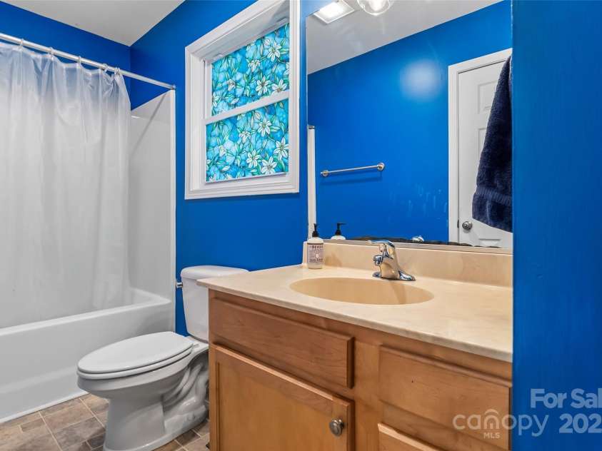 29 Byrd Road, Black Mountain, NC 28711.  MLS# CAR4254878, YatesRealty ID 13949. Main level bathroom