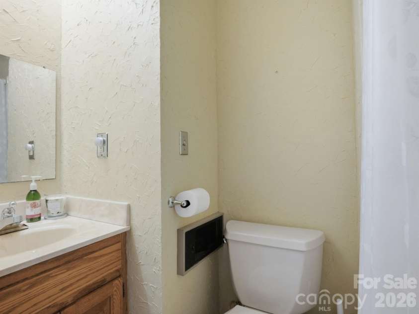 544 Hicks Creek Road, Troutman, NC 28166.  MLS# CAR4348954, YatesRealty ID 13949. 
