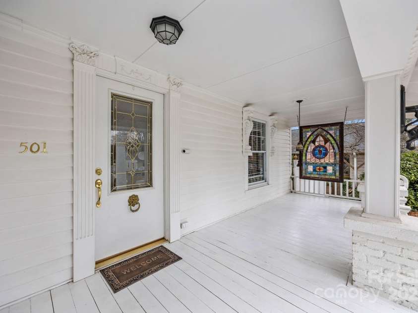 501 2nd Avenue, Lexington, NC 27292.  MLS# CAR4332943, YatesRealty ID 1395. 