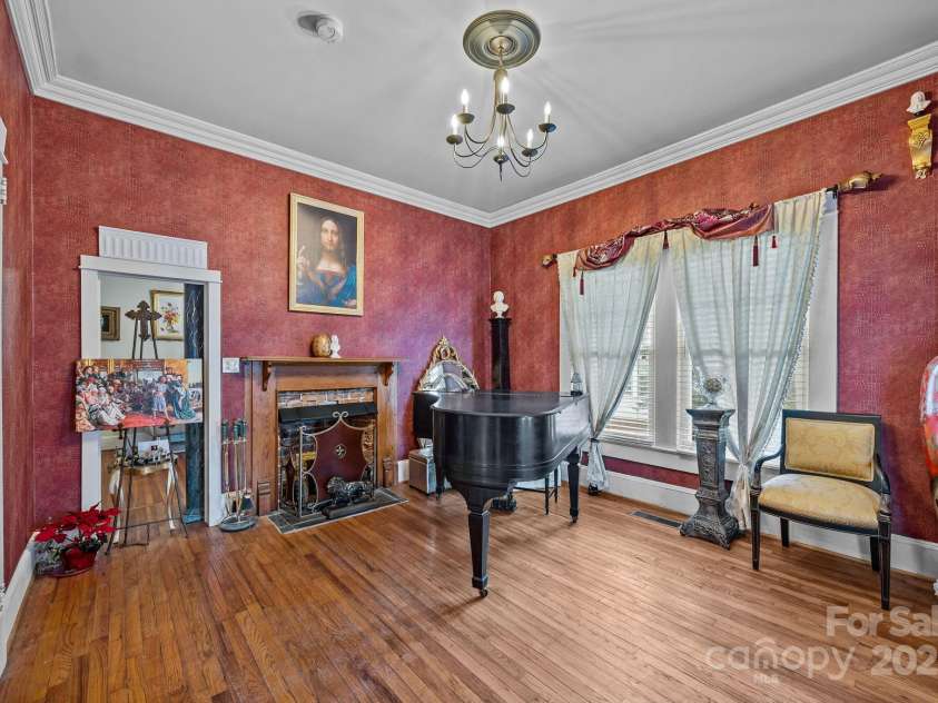 501 2nd Avenue, Lexington, NC 27292.  MLS# CAR4332943, YatesRealty ID 1395. 