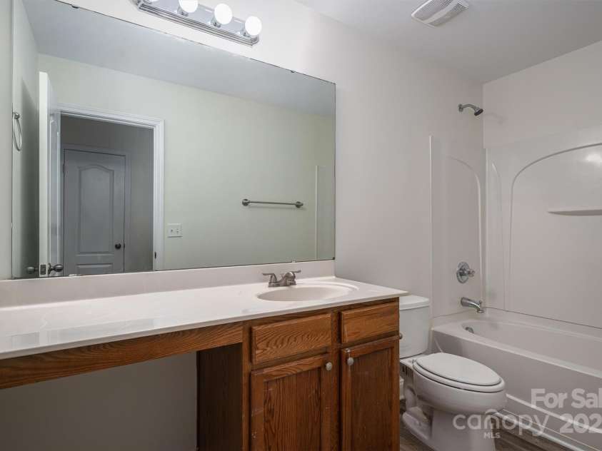 125 Colville Road, Mooresville, NC 28117.  MLS# CAR4240810, YatesRealty ID 13954. Bath