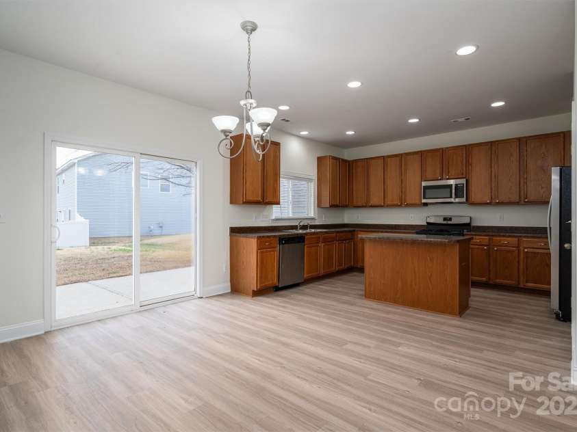 125 Colville Road, Mooresville, NC 28117.  MLS# CAR4240810, YatesRealty ID 13954. Dining Area