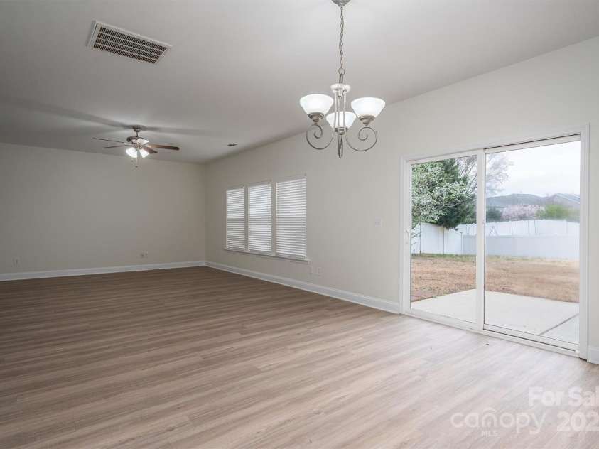125 Colville Road, Mooresville, NC 28117.  MLS# CAR4240810, YatesRealty ID 13954. Great Room