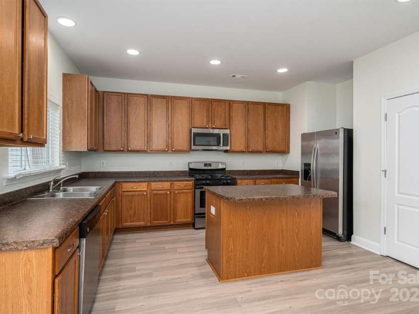 125 Colville Road, Mooresville, NC 28117.  MLS# CAR4240810, YatesRealty ID 13954. Ktichen