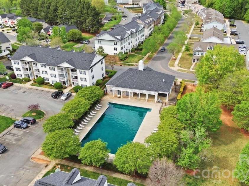 3937 Mohawk Court, Charlotte, NC 28215.  MLS# CAR4368428, YatesRealty ID 13956. Pool/Clubhouse