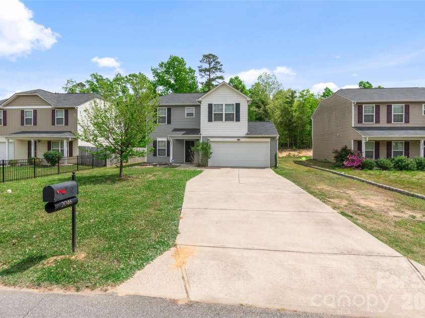 2046 Park Drive, Lancaster, SC 29720.  MLS# CAR4370176, YatesRealty ID 13958. 