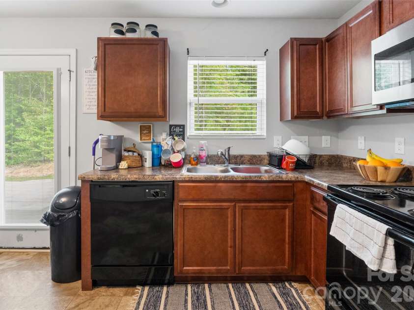 2046 Park Drive, Lancaster, SC 29720.  MLS# CAR4370176, YatesRealty ID 13958. 