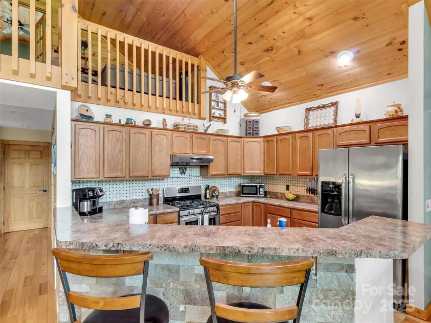 265 Gobbler Ridge, Sylva, NC 28779.  MLS# CAR4256383, YatesRealty ID 13958. 