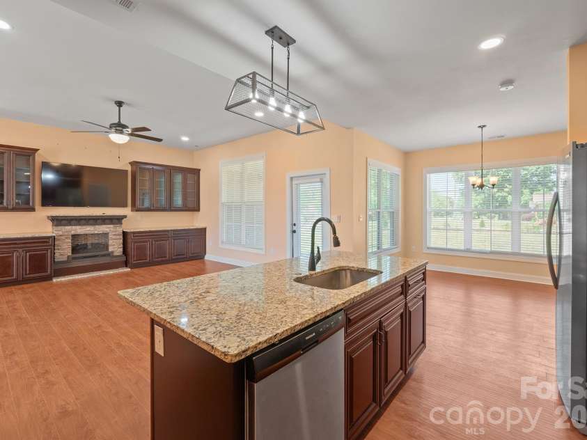 101 Long Meadows Drive, Kings Mountain, NC 28086.  MLS# CAR4371125, YatesRealty ID 13959. 