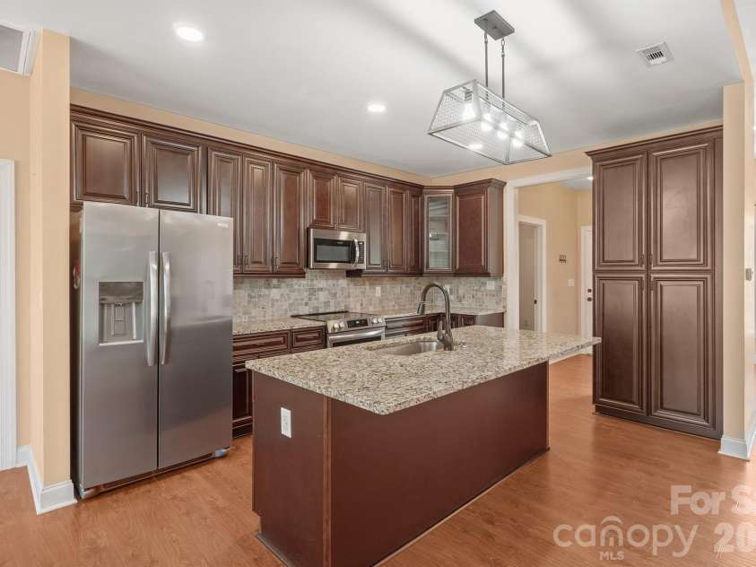 101 Long Meadows Drive, Kings Mountain, NC 28086.  MLS# CAR4371125, YatesRealty ID 13959. 