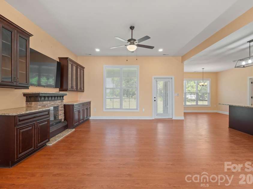 101 Long Meadows Drive, Kings Mountain, NC 28086.  MLS# CAR4371125, YatesRealty ID 13959. 