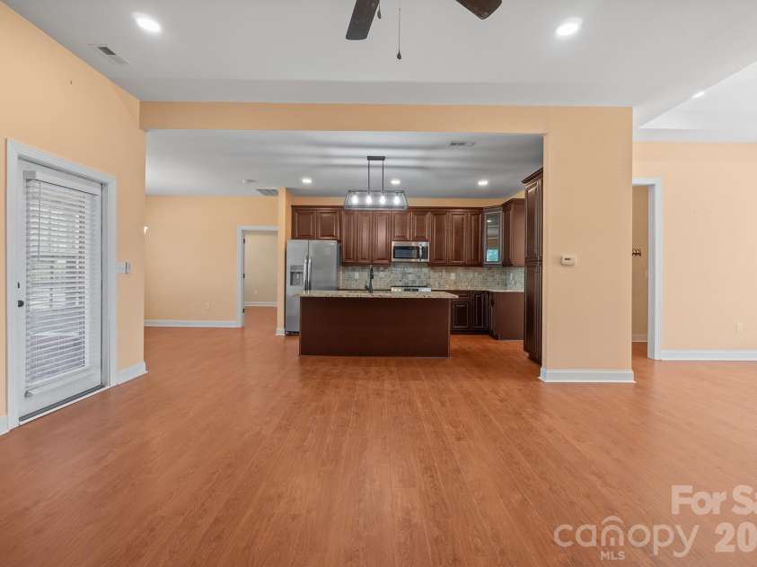 101 Long Meadows Drive, Kings Mountain, NC 28086.  MLS# CAR4371125, YatesRealty ID 13959. 