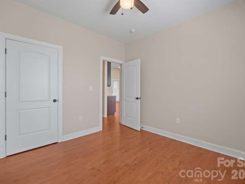 101 Long Meadows Drive, Kings Mountain, NC 28086.  MLS# CAR4371125, YatesRealty ID 13959. 