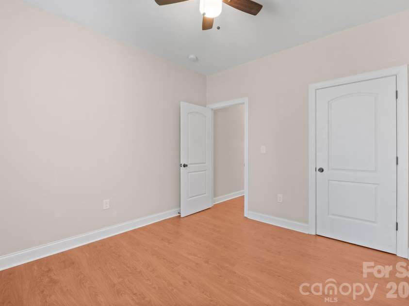 101 Long Meadows Drive, Kings Mountain, NC 28086.  MLS# CAR4371125, YatesRealty ID 13959. 